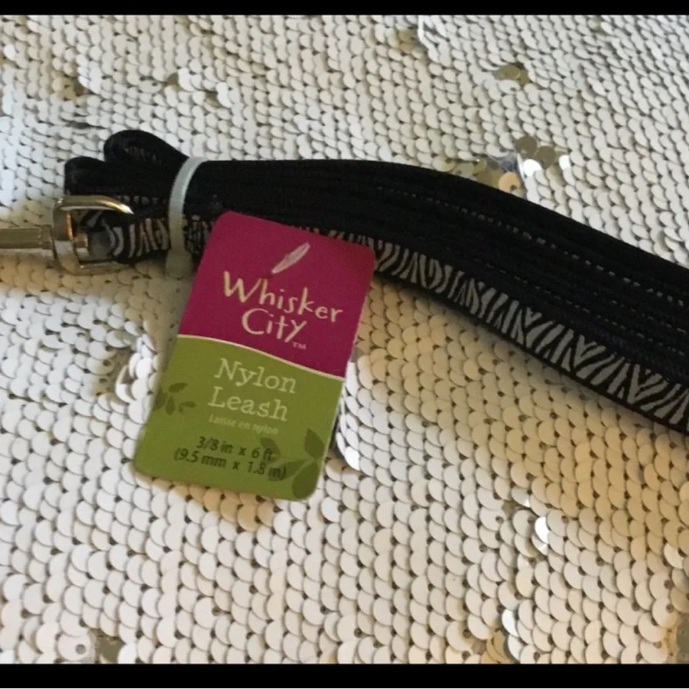Whiskey City Pet Leash In trending animal print NWT